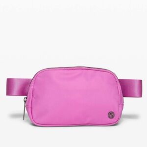 LULU belt bag - magenta glow NWT